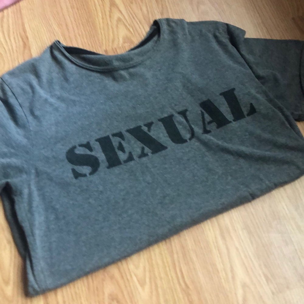 Grey kittenish tee